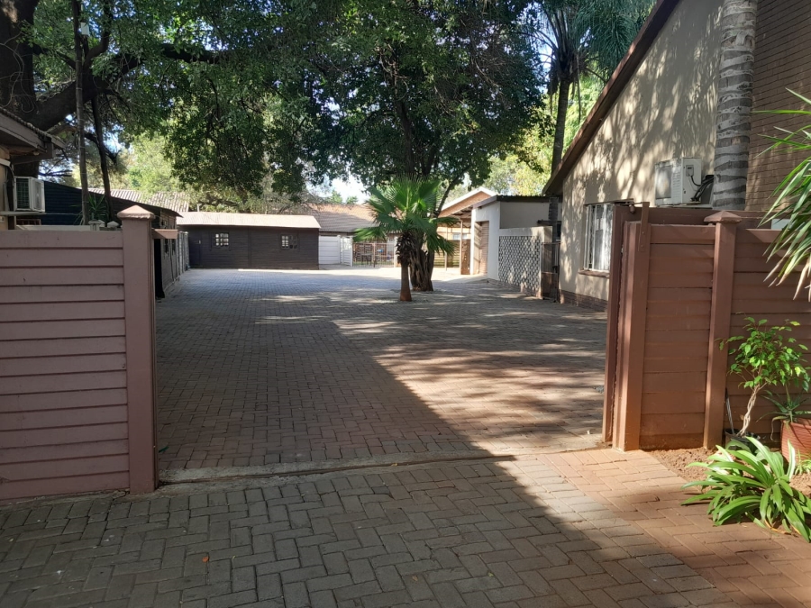 7 Bedroom Property for Sale in Rustenburg Central North West